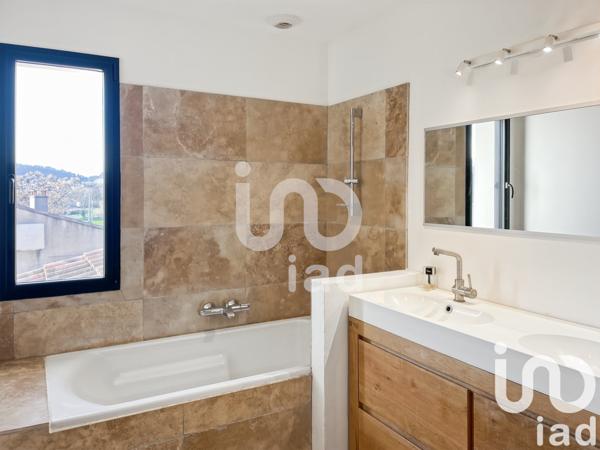 Maison d’architecte 5 pièces de 140 m² à Bagnols-sur-Cèze (30200)