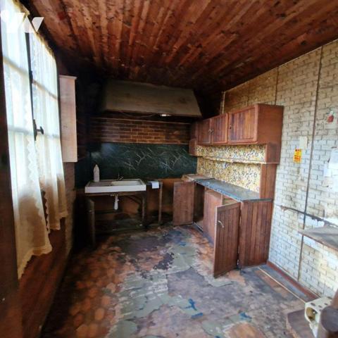 Nous vous proposons à la vente un bois d'une surface de 4ha 87a 97ca avec un chalet en bois à r...