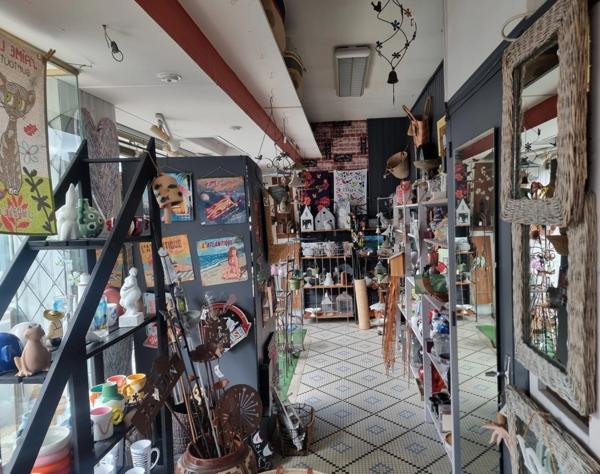 EXCLUSIVITÉ CAPIFRANCE ST-PIERRE d'OLÉRON A Vendre 507 m² emplacement n°1 immeuble mixte et maison en pierre