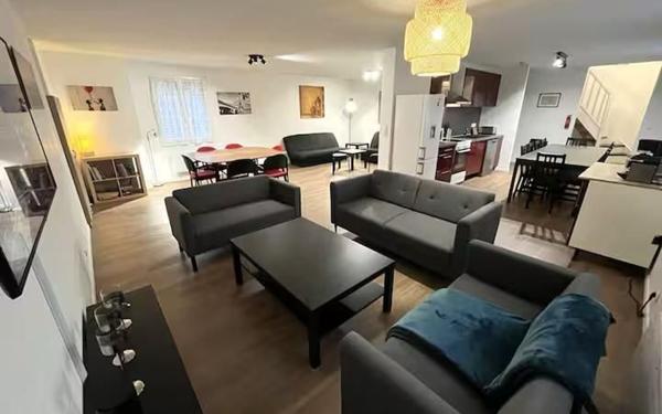 Maison à vendre    5 pièces • 125 m2 Saint-Denis