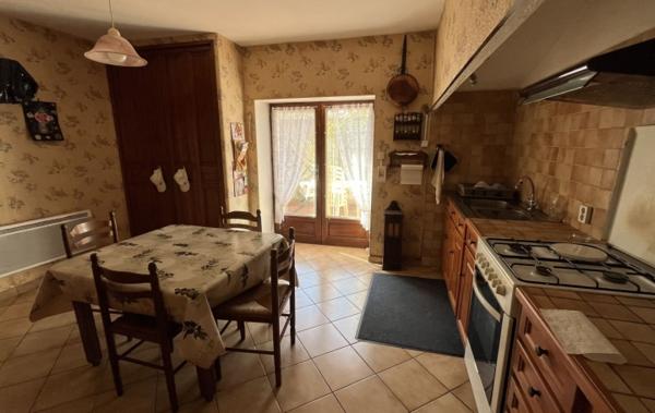 Vente Maison GARAGE ET COUR à rafraîchir Oupia   