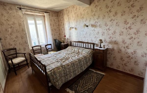 Vente Maison GARAGE ET COUR à rafraîchir Oupia   