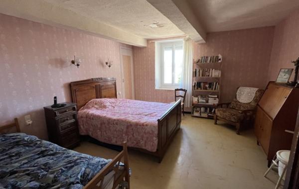 Vente Maison GARAGE ET COUR à rafraîchir Oupia   