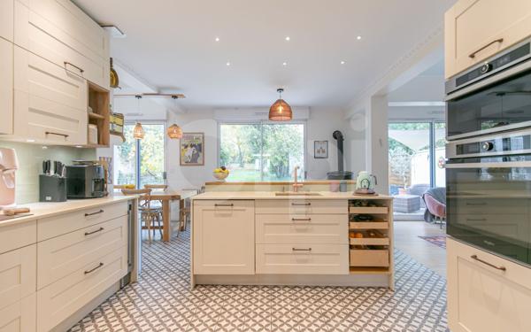 Maison à vendre    9 pièces • 310 m2 Fontenay-sous-Bois