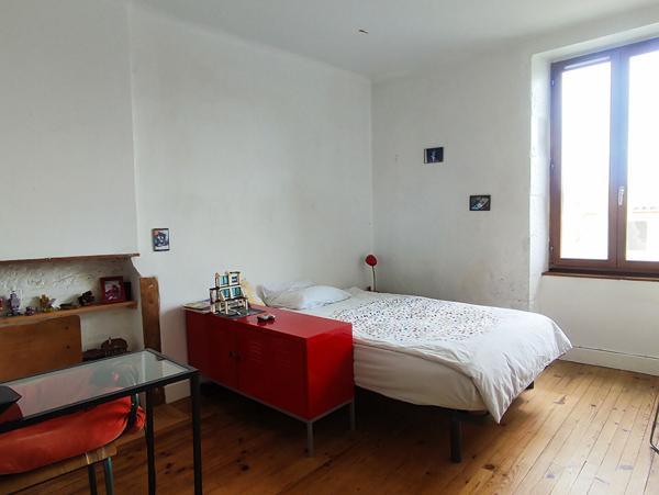 A VENDRE - ANGOULINS - Maison familiale hyper centre - 4 Chambres - Patio