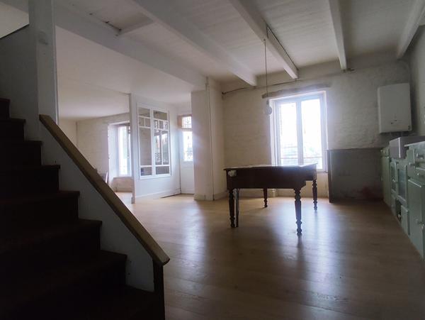 A VENDRE - ANGOULINS - Maison familiale hyper centre - 4 Chambres - Patio