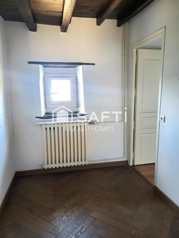 5 Chambres une au rez-de-chaussée. PROCHE MORESTEL