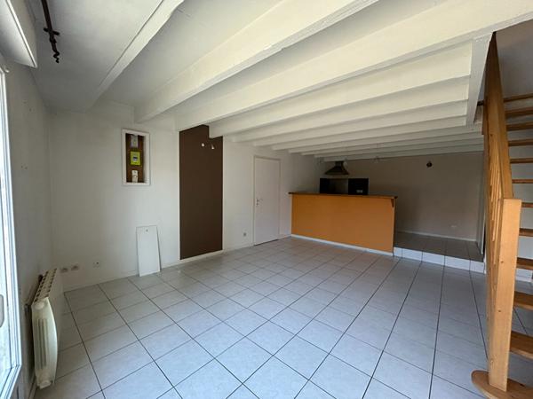 Maison à Louer Secteur Civray