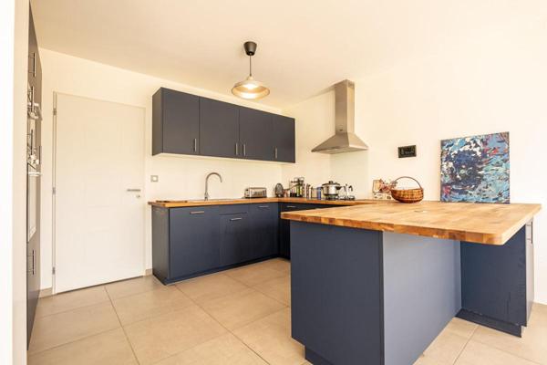 LIEUX UNIQUES ® x PROPRIÉTÉS PRIVÉES PROPOSE MAISON CONTEMPORAINE 113 M² - MONT-PRÈS-CHAMBORD - TERRAIN 2860 M²