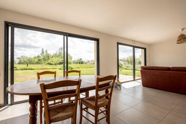 LIEUX UNIQUES ® x PROPRIÉTÉS PRIVÉES PROPOSE MAISON CONTEMPORAINE 113 M² - MONT-PRÈS-CHAMBORD - TERRAIN 2860 M²