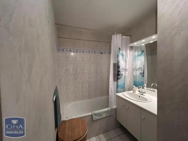 Appartement à louer 2 pièces 53.41m² Guéret (23000)