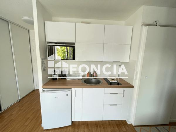 Location Studio meublé 28 m² - 2 ALLEE DU SIROCCO Sene 56860