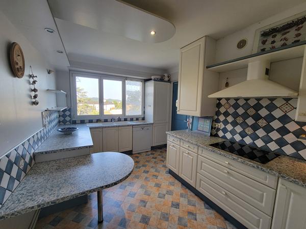 Appartement Pau 4 pièce(s) 115.17 m2 avec balcon cave - Vue Pyrénées