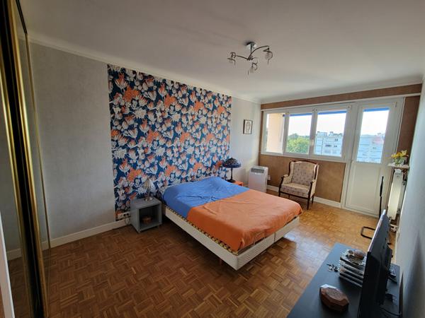 Appartement Pau 4 pièce(s) 115.17 m2 avec balcon cave - Vue Pyrénées