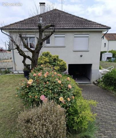 Maison située à PÉRIGNAT-LÈS-SARLIÈVE de 97 m2