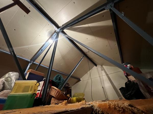 MAISON 5 CHAMBRES - GARAGE - DEPENDANCE