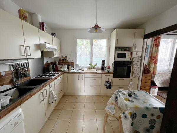 MAISON 5 CHAMBRES - GARAGE - DEPENDANCE