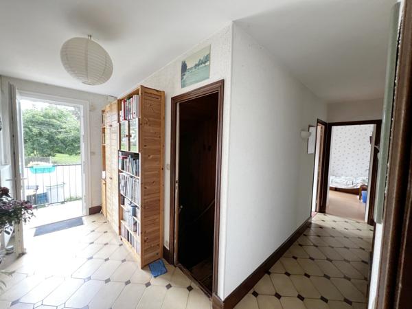 MAISON 5 CHAMBRES - GARAGE - DEPENDANCE