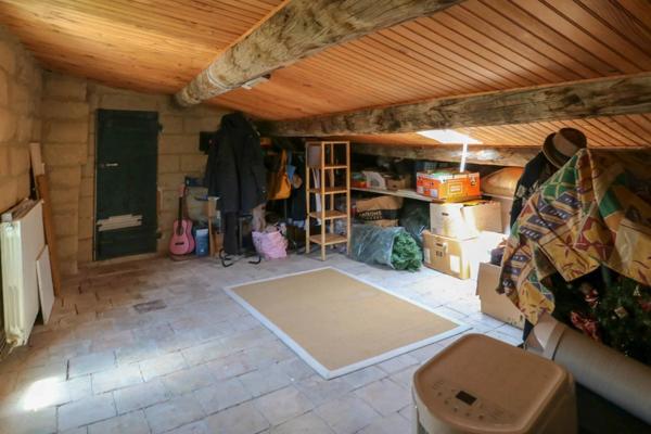 Propriété du 18eme - maison, 4 appartements, grange, cour et piscine