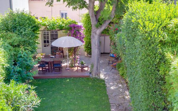 Maison à vendre    5 pièces •  Marseille 8