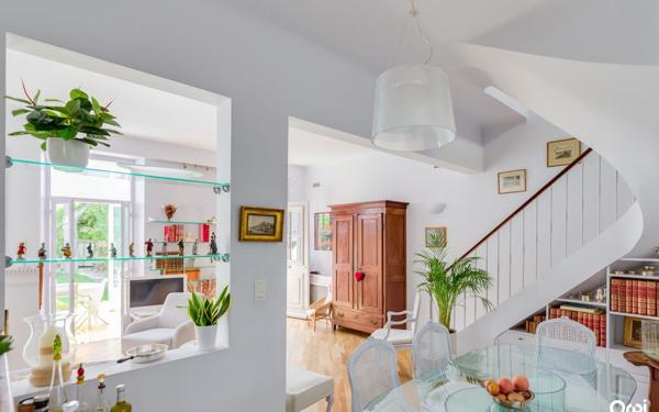 Maison à vendre    5 pièces •  Marseille 8