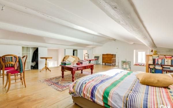 Maison à vendre    5 pièces •  Marseille 8