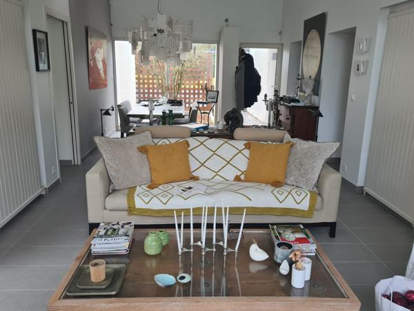 Maison
                                                                                                                                                                                                                                                                                                                        5 pièce(s)                                                                                                                                                                                                          4 chambre(s)                                                                                                                                                                                                          145  m²