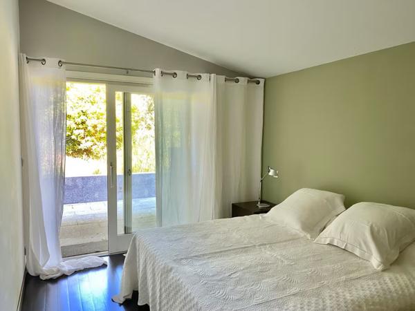 Maison
                                                                                                                                                                                                                                                                                                                        5 pièce(s)                                                                                                                                                                                                          4 chambre(s)                                                                                                                                                                                                          145  m²