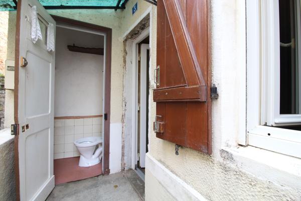 Saint-Georges-de-Luzençon (12100) Maison 2 pièces - 40 m² à rénover dans le village de St-Georges-de-Luzençon