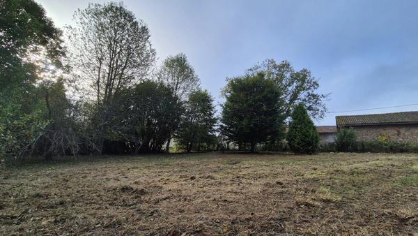 Terrain constructible  à Peyrilhac