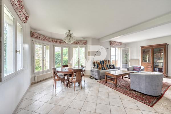 Maison Rueil Malmaison 6 pièce(s) 160m2 €1 010 000 ** - Référence 19356