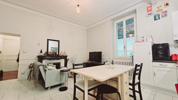 BOURGES CENTRE APPARTEMENT 50M² 3 PIECES PARKING