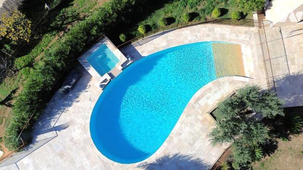 LA MOTTE – Villa Réinventée au Cœur de La Motte – Lumière, Modernité et Art de Vivre Provençal