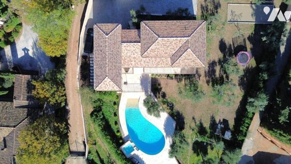 LA MOTTE – Villa Réinventée au Cœur de La Motte – Lumière, Modernité et Art de Vivre Provençal