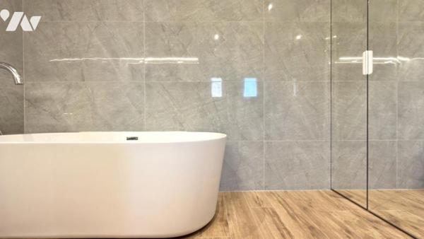 LA MOTTE – Villa Réinventée au Cœur de La Motte – Lumière, Modernité et Art de Vivre Provençal