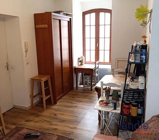 Lorgues Appartement loué de Type F2 en rdc surelevé