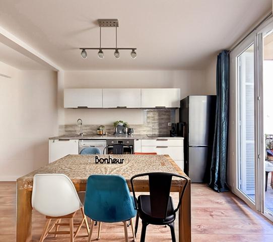 A VENDRE APPARTEMENT TYPE 3 20000 AJACCIO SECTEUR TRIBUNAL BALCONS