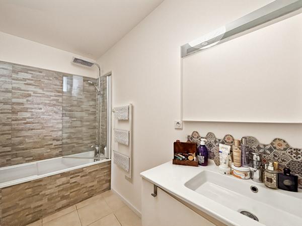 A VENDRE APPARTEMENT TYPE 3 20000 AJACCIO SECTEUR TRIBUNAL BALCONS