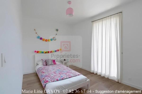 Graveson 13690 - Maison rénovée 151 m² - 4 chambres - bureau - terrasse - cours et parking