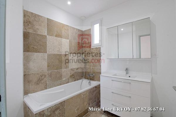 Graveson 13690 - Maison rénovée 151 m² - 4 chambres - bureau - terrasse - cours et parking