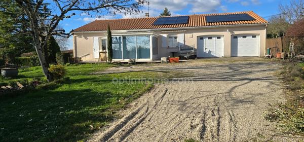 Maison à vendre dans un hameau de DIRAC, au calme, juste à remettre au goût du jour
