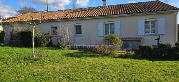 Maison à vendre dans un hameau de DIRAC, au calme, juste à remettre au goût du jour
