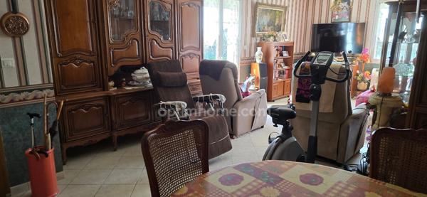 Maison à vendre dans un hameau de DIRAC, au calme, juste à remettre au goût du jour