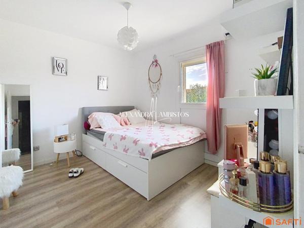 Maison - 4 pièces - 85m² avec piscine et garage !