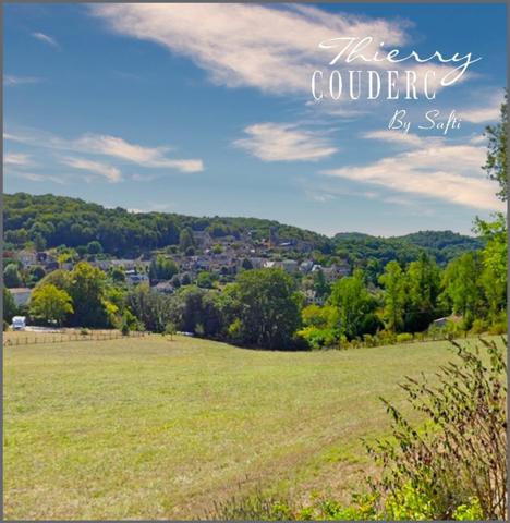 Beau terrain de 4275 m² avec vue dégagée.