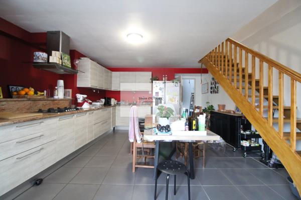 Saint-Affrique (12400) Maison en pierre rénovée de 101 m²