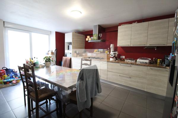 Saint-Affrique (12400) Maison en pierre rénovée de 101 m²