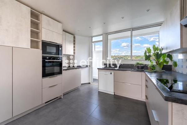 Appartement
         4 pièces
        - 99 m² Exclusivité 620 000 € *
