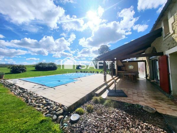 Longère de 255m2 sur 1ha proche de Monségur.