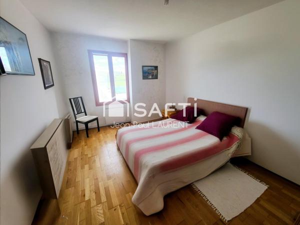 Longère de 255m2 sur 1ha proche de Monségur.